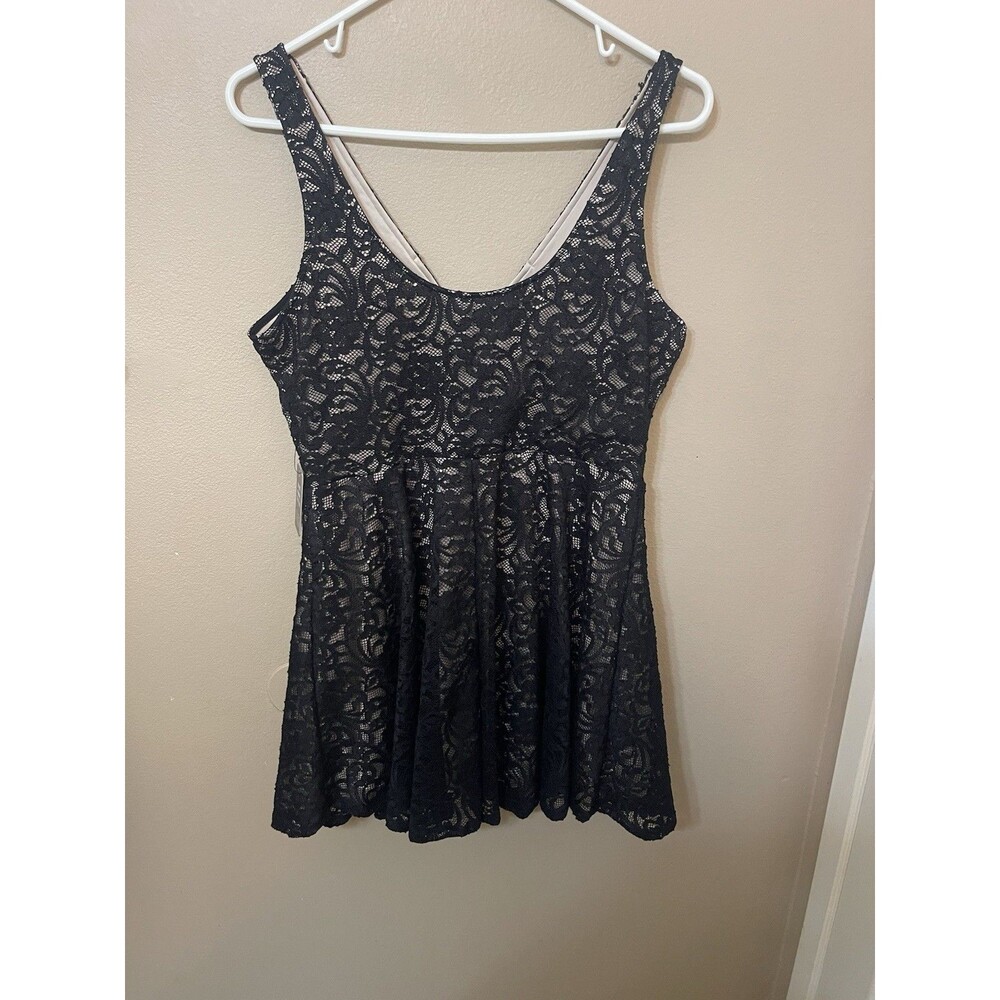 Express V Wire Fit And Flare Dress Women’s Size L NWT Built In Shorts Black Nude